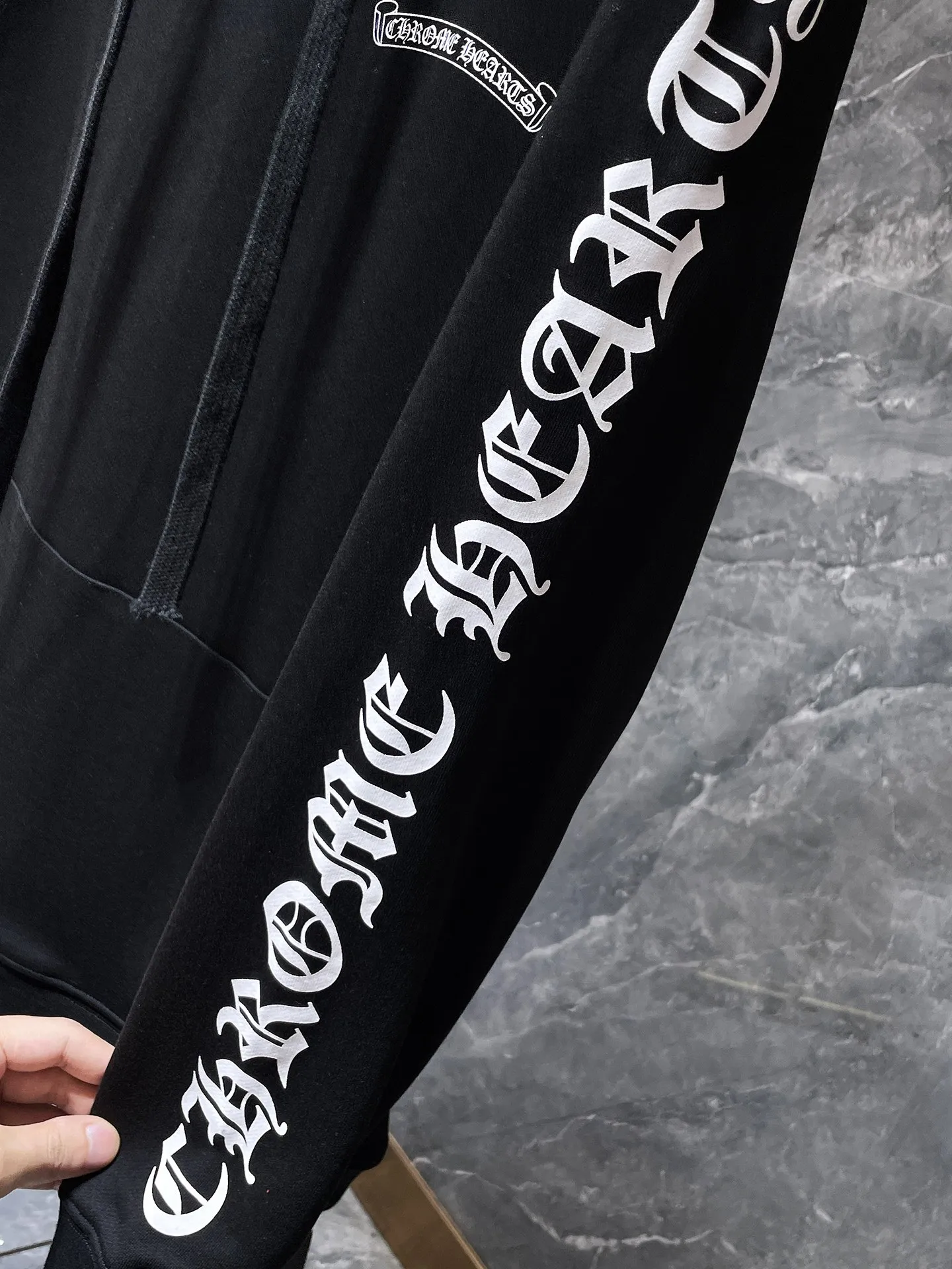 P250 Chrome Hearts Autumn and Winter 2025 Counter synchronization ❤️Details of the same style Chrome Hearts limited online hooded sweatshirt Improved customized version 1:1 high-gram weight high-quality fabric Recommended color: red Black Size: S, M, L, XL
